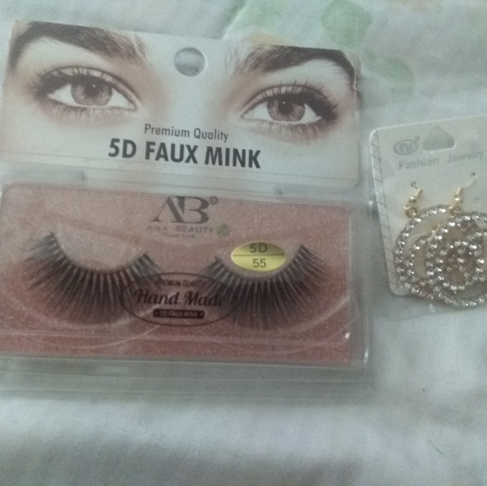 earrings never opened! LASHES NOT INCLUDED